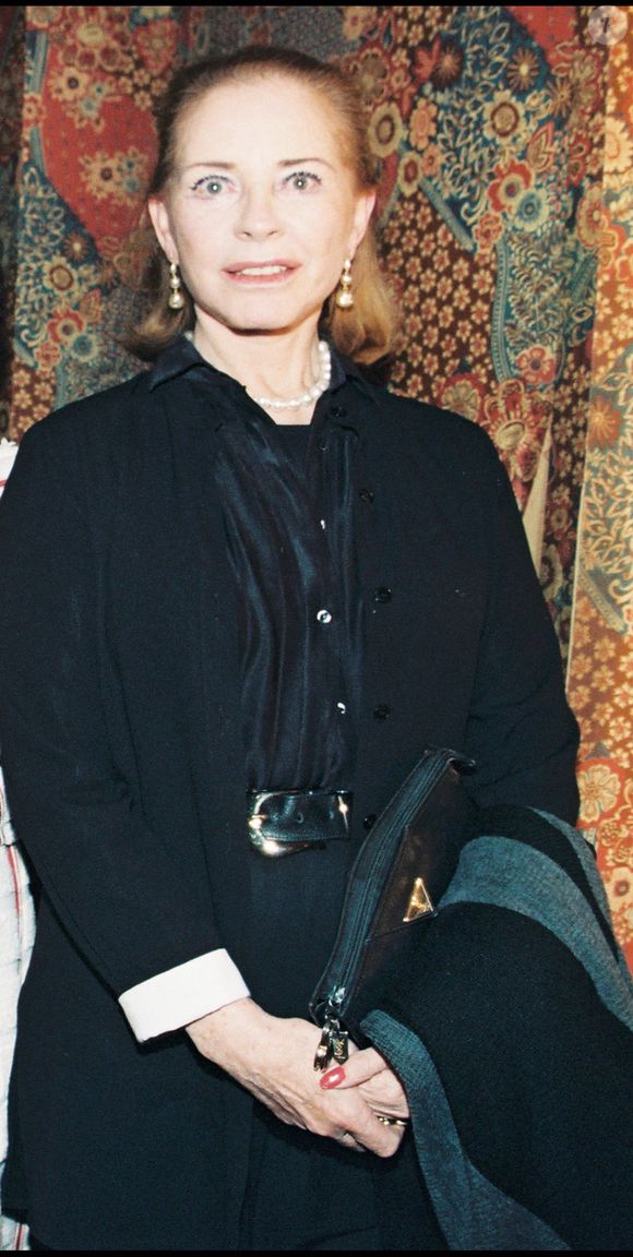 La petite-fille de Geneviève Page suit ses traces et commence à bâtir un joli palmarès cinématographique.

Archives - Marie-José Nat, Judith Magre et Geneviève Page après la générale au Théâtre Hébertot de la pièce Un cœur français en 1996.
Photographe : Rindoff-Borde / BestImage