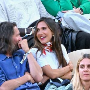 Le duo d'habitude discret était visiblement heureux de cette parenthèse sportive à deux, dans une ambiance aussi animée que chaleureuse.

Joyce Jonathan dans les gradins de Roland Garros le 03 juin 2025 à Paris, France. Photo by ABACAPRESS.COM