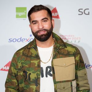 Kendji Girac est papa de deux enfants : Eva Alba et Darrel.

Le chanteur français Kendji Girac assiste à la remise du trophée APAJH 2023 au Carrousel du Louvre le 24 novembre 2023 à Paris, France. Photo by Alexis Jumeau/ABACAPRESS.COM