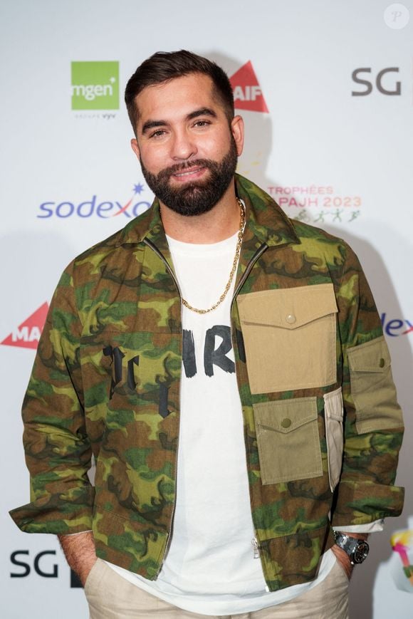Kendji Girac est papa de deux enfants : Eva Alba et Darrel.

Le chanteur français Kendji Girac assiste à la remise du trophée APAJH 2023 au Carrousel du Louvre le 24 novembre 2023 à Paris, France. Photo by Alexis Jumeau/ABACAPRESS.COM