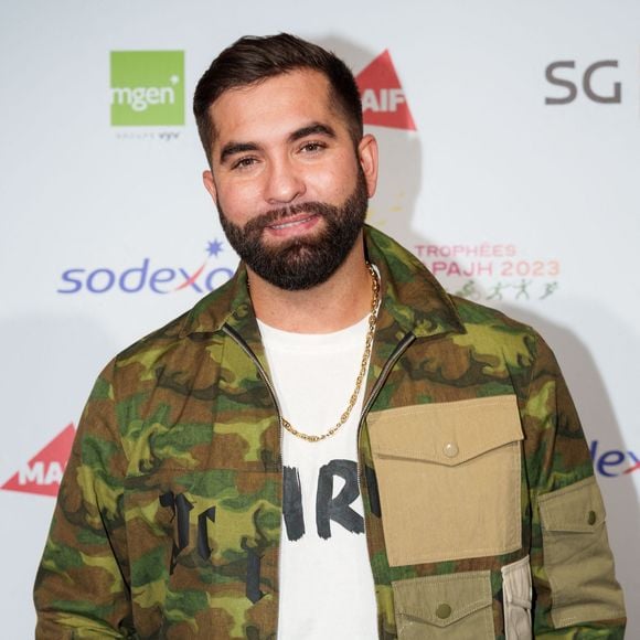 Kendji Girac est papa de deux enfants : Eva Alba et Darrel.

Le chanteur français Kendji Girac assiste à la remise du trophée APAJH 2023 au Carrousel du Louvre le 24 novembre 2023 à Paris, France. Photo by Alexis Jumeau/ABACAPRESS.COM