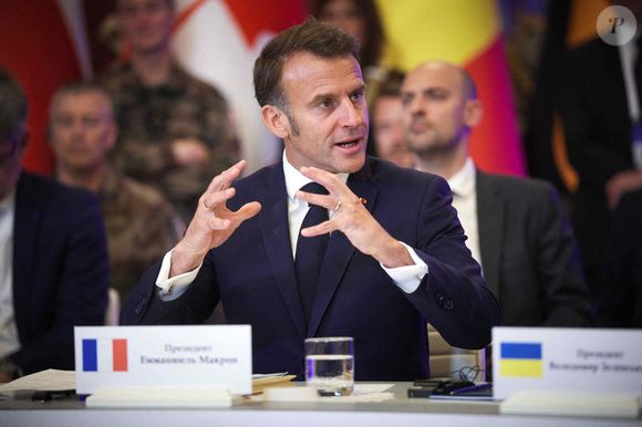 Le président de la République sera face à Gilles Bouleau pour évoquer divers thèmes.

Déplacement d'Emmanuel Macron, Friedrich Merz, Keir Starmer, Donald Tusk et Voloydmyr Zelensky pour participer à la conférence de la Coalition des Volontaires à Kiev, le 10 mai 2025. 
Ukraine Presidency via Bestimage