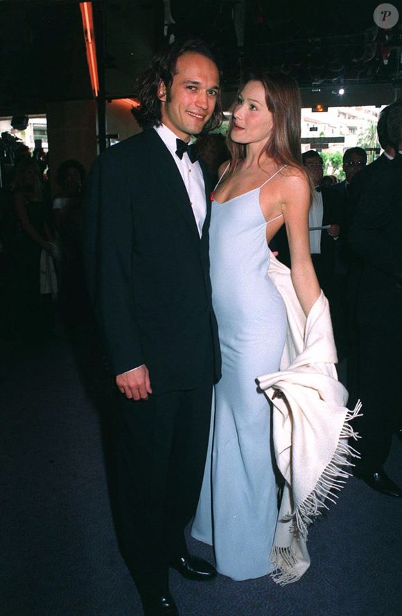 Carla Bruni et Vincent Pérez au Festival de Cannes  ANGELI-RINDOFF-GARCIA / BESTIMAGE