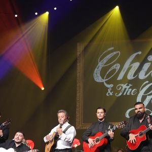Exclusif - Chico Bouchikhi - Chico & The Gypsies célèbrent 45 ans de carrière au Palais des Congrès avec un concert symphonique inédit le 24 mai 2025. Portés par 80 musiciens et des invités prestigieux, leurs tubes cultes ont résonné dans une version grandiose, entre rumba, flamenco et symphonie.
© Guirec Coadic / Bestimage