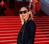 L’humoriste de 48 ans est notamment à l'affiche du long-métrage "Anna et les enfants", dirigé par Diane Clavier et en salles le 3 juin prochain.

Camille Chamoux lors de la montée des marches du film "Moulin" lors du 79ème Festival International du Film de Cannes, le 17 mai 2026.

© Jacovides-Moreau / Bestimage