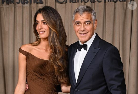 Londres, ROYAUME-UNI Des célébrités assistent au spectacle The Albies de la Fondation Clooney pour la Justice au Musée d'Histoire Naturelle de Londres, Angleterre.
Sur la photo : Amal Clooney, George Clooney
Backgrid UK/ Bestimage