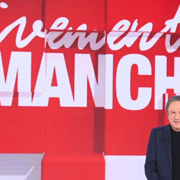 Ce n'est pas la première fois que cela arrive : en septembre, deux numéros ont déjà sauté.

Exclusif - Michel Drucker - Enregistrement de l'émission Vivement dimanche au studio Rive Gauche, présentée par M.Drucker, diffusée le 07 septembre 2025 sur France 3.  © Guillaume Gaffiot / Bestimage