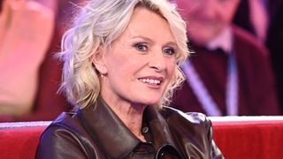 Sophie Davant dévoile ses indispensables de l’été et craque pour cette pièce parfaite qui sublime toutes les silhouettes