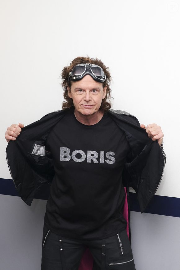Exclusif - Boris, en backstage de l'enregistrement de l'émission On Connait La Chanson Années 90, présentée par L.Boccolini et diffusée le 19 mai 2026 sur W9, à Paris, France, le 8 avril 2026. © Jack Tribeca/Bestimage