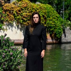 Adele Exarchopoulos - Les célébrités sur le ponton de l'hôtel Excelsior lors de la 82ème édition du festival international du film de Venise (La Mostra), Italie, le 6 septembre 2025. © SGP/Bestimage