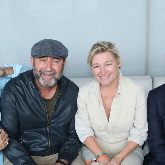 Exclusif - Julia Vignali, son mari Kad Merad, Anne-Elisabeth Lemoine et Marc-Olivier Fogiel - Déjeuner dans la loge de France Télévision lors de la Finale Hommes des Internationaux de France de Tennis de Roland Garros 2025 - Jour 15, à Paris le 08 Juin 2025. 

© Bertrand Rindoff / Bestimage