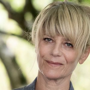 Tout comme Simone Signoret, Marina Foïs a choisi de jouer la carte du franc-parler dans cette interview sans filtre.

Marina Fois participe au photocall de La femme la plus riche du monde lors du 18ème Festival du Film Francophone d'Angoulême le 26 août 2025 à Angoulême, France. France. Photo by David NIVIERE/ABACAPRESS.COM