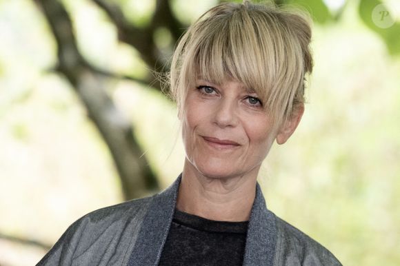 Tout comme Simone Signoret, Marina Foïs a choisi de jouer la carte du franc-parler dans cette interview sans filtre.

Marina Fois participe au photocall de La femme la plus riche du monde lors du 18ème Festival du Film Francophone d'Angoulême le 26 août 2025 à Angoulême, France. France. Photo by David NIVIERE/ABACAPRESS.COM