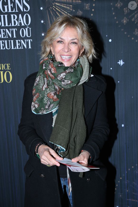 Il s'agit de Corinne Touzet.

Exclusif - Corinne Touzet - Générale de la pièce "Les gens de Bilbao naissent où ils veulent" au théâtre Marigny à Paris le 19 Novembre 2024. © Bertrand Rindoff / Bestimage