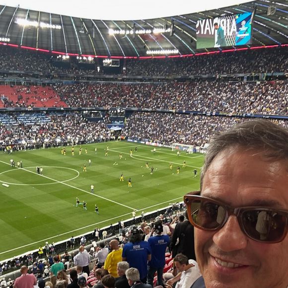 Julien Courbet au stade du Munich en Allemagne pour la finale de la Ligue des Champions remportée par le PSG face à l'Inter Milan le 31 mai 2025 © Instagram