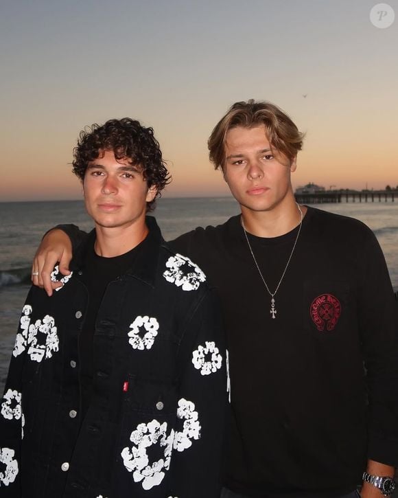 Ce 10 août 2025, Cameron Smet a posté des photos de ses vacances dans l’archipel des Baléares.

Cameron Hallyday partage sa vie sur Instagram.

Compte Instagram de Cameron Hallyday