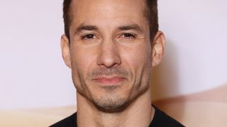 Jérémy Ferrari installé à 20 kilomètres de Paris dans un village de moins de 2000 habitants : son rez-de-chaussée entièrement consacré à sa passion