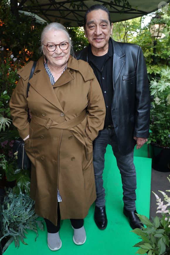 Le femme de George Aguilar a déjà participé à un album de rap en 2018.

Josiane Balasko et son mari George Aguilar assistent au Prix de La Closerie Des Lilas 2025 Literary Awards qui se tient à La Closerie Des Lilas à Paris, France le 06 mai 2025. Photo par Jerome Domine/ABACAPRESS.COM