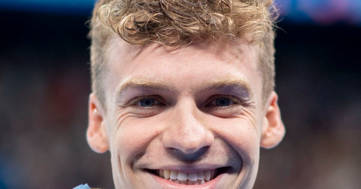 Concert, surf et barbecue : Léon Marchand dévoile sa nouvelle vie à plus de 8 000 kilomètres de la France