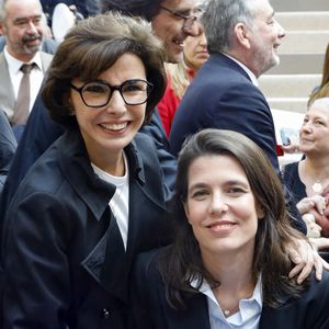 La cavalière a opté pour un pantalon pince sombre allant à la perfection avec une chemise bleu ciel ouverte.

Rachida Dati,  Charlotte Casiraghi - Ouverture du Festival du Livre de Paris 2025 au Grand Palais à Paris le 10 avril 2025. Le Maroc est l'invité d'honneur du Festival du Livre de Paris 2025, qui fête son retour au Grand Palais.  © Marc Ausset-Lacroix/Bestimage