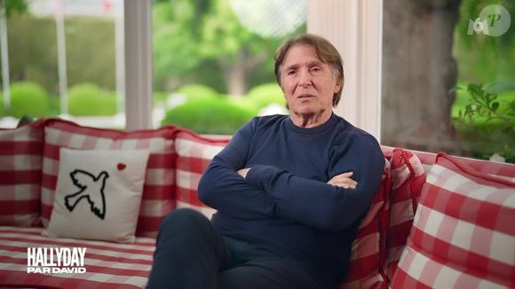 Voici à quoi ressemble la villa blanche de Sylvie Vartan à Los Angeles.