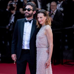 Cannes, France. 23th May, 2024. Benjamin Mahon and Camille Cottin attends L’amour Ouf (Beating Hearts) Screening red carpet at the 77th annual Cannes Film Festival at Palais des Festivals on May 23, 2024 in Cannes, France