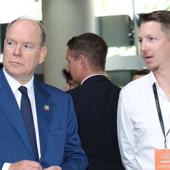 "le conducteur d'un minibus qui transportait six personnes s'est endormi au volant"

Le prince Albert II de Monaco - Inauguration de la 20ème édition du salon "Top Marques Monaco 2025",  au Grimaldi Forum, le 8 mai 2025© Claudia Albuquerque/Bestimage