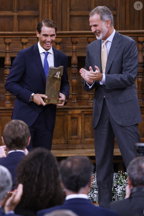 Rafael Nadal reçoit le prix "Camino Real Madrid" des mains du roi Felipe VI d'Espagne à Alcala de Henares près de Madrid, le 20 septembre 2022. Action Press / Bestimage