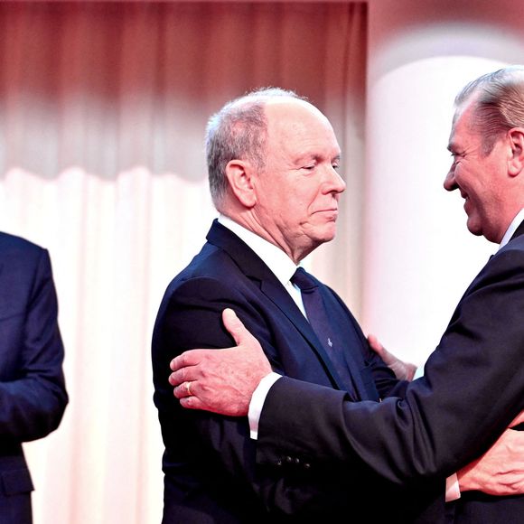 Le prince Albert II de Monaco et Charles de Bourbon des Deux Siciles durant la cérémonie d'intronisation des nouveaux membres du Yacht Club de Monaco ainsi que la remise des YCM Awards-Trophée Credit Suisse 2025, présidé par le prince Albert II de Monaco, le 16 décembre 2025, au Yacht Club de Monaco. Déjà victorieux de 9 titres, en Smeralda 888, le prince Charles de Bourbon des Deux Siciles, président de la Classe, a été couronné pour sa deuxième place dans le Smeralda 888 International Championship 2025. Le titre de "régatier du Y.C.M. de l'année 2025" a été remporté par Pierre Casiraghi. Ce sont les membres du Club qui ont voté et choisi entre plusieurs régatiers. © Bruno Bebert / Bestimage