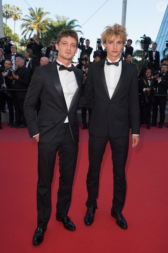 Niels Schneider et Vassili Schneider présents sur le tapis rouge de la cérémonie de clôture et de la projection de 'L'homme qui tua Don Quichotte' qui s'est tenue au Palais des Festivals à Cannes, France, le 19 mai 2018 dans le cadre du 71e Festival de Cannes. Photo par Nicolas Genin/ABACAPRESS.COM