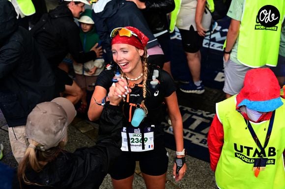 Amandine Petit (9 heures et 3 minutes) à l'arrivée de la course MCC (40 kms) de l'UTMB (Ultra Trail du Mont Blanc) à Chamonix le 24 août 2026.

© Romain Doucelin / Bestimage