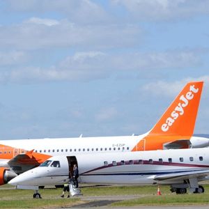 Le prince William et son épouse Kate Middleton à l'aéroport de Glasgow en Écosse, le 22 mai 2025.  Backgrid UK/ Bestimage
