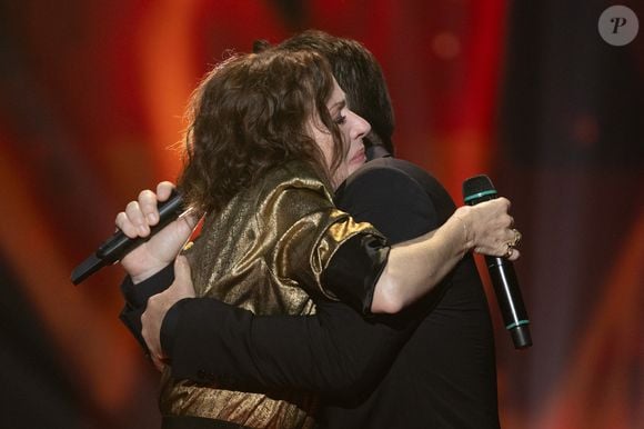 Exclusif - Tina Arena et George Perris pour les surprises lors de l'enregistrement de l'émission "La Boîte à secrets", présentée par F.Bollaert et diffusée le 23 janvier sur France 3, dans les studios du Lendit à Saint-Denis, France, le 16 décembre 2025. © Cyril Moreau/Bestimage