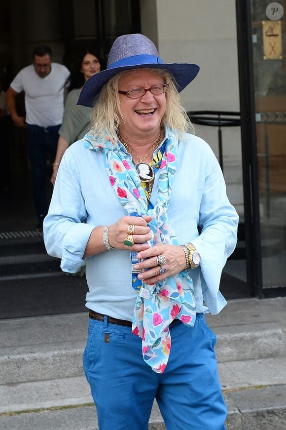 Pierre-Jean Chalençon - J.L.Lahaye s'est marié en secondes noces avec sa compagne P.Aubin à la mairie du 18ème arrondissement de Paris, le 2 juillet 2025. © Agence / Bestimage