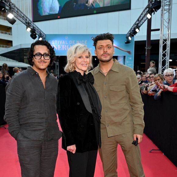 Brahim Boulhel, Chantal Ladesou et Kev Adams durant le soirée de clôture du festival Cinéroman au Pathé gare du Sud, à Nice le 4 octobre 2025.
© Bebert-Jacovides/Bestimage
