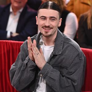 Exclusif - Pierre Garnier lors de l'enregistrement de l'émission "Vivement dimanche" au studio Rive Gauche, à Paris, France, le 11 décembre 2024, présentée par M. Drucker et Diffusée sur France 3 le 30 mars 2025. © Guillaume Gaffiot/Bestimage