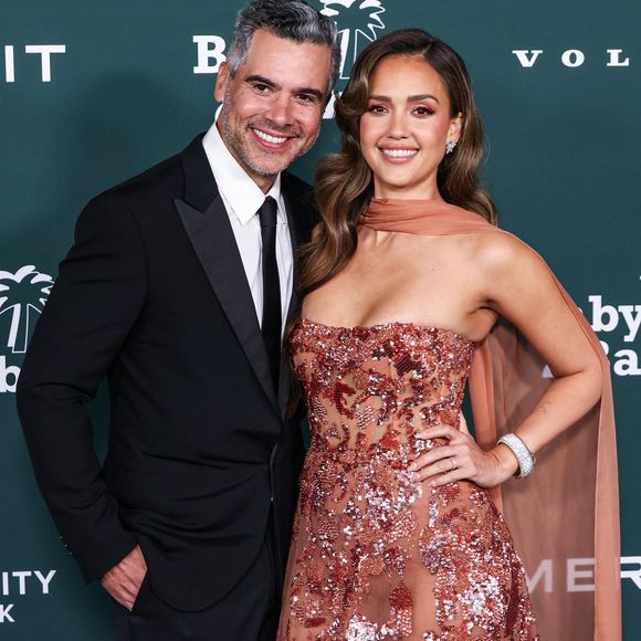 Alors qu'ils semblaient s'aimer éperdument depuis près de 20 ans, Jessica Alba Et Cash Waren sont sur le point de divorcer d'après les informations de "TMZ".  

West Hollywood, CA - Le gala Baby2Baby présenté par Paul Mitchell s'est tenu au Pacific Design Center à West Hollywood.