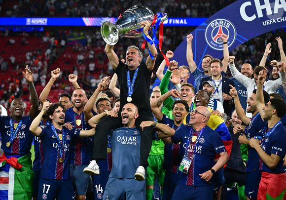 L'entraîneur espagnol a expliqué sa philosophie de jeu en toute simplicité.

Luis Enrique - Le PSG remporte la Ligue Des Champions 2026, pour la seconde fois d'affilée face à Arsenal au stade Ferenc-Puskas à Budapest le 30 mai 2026. © Christian Liewig/Bestimage