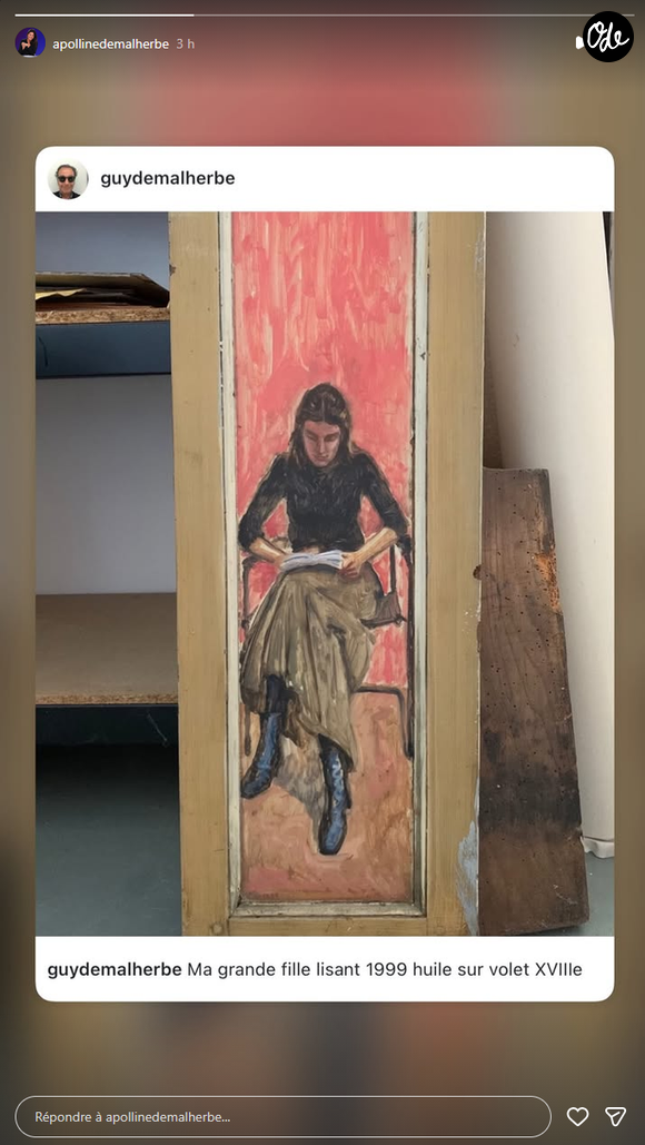 "Ma grande fille lisant 1999, huile sur volet XVIIIe", a-t-il simplement écrit en légende de sa publication Instagram.

Apolline de Malherbe partage l'œuvre de son père qui l'a représentée dans une peinture - Photo partagée le 8 août 2026 sur Instagram