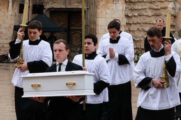 Obsèques du petit Emile à la basilique Sainte-Marie-Madeleine de Saint-Maximin-la-Sainte-Baume dans le Var le 8 février 2025.


© Franz Chavaroche / Bestimage
