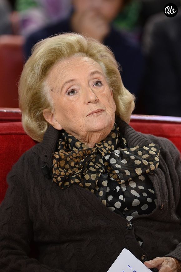 Bernadette Chirac - Enregistrement de l'émission "Vivement Dimanche" à Paris le 28 octobre 2015 et qui sera diffusée le 01 novembre 2015, Invité principal Patrick Poivre d'Arvor. © Coadic Guirec / Bestimage