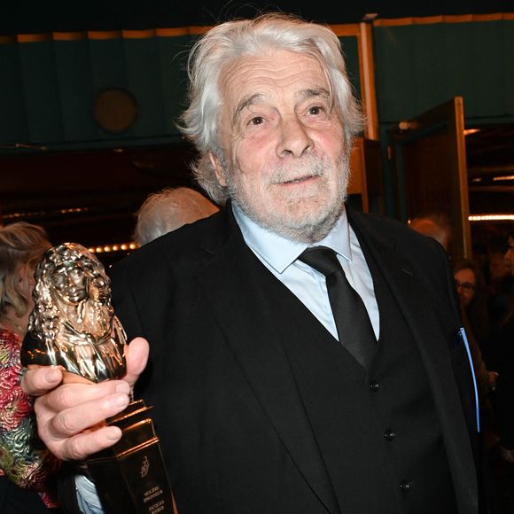 Jacques Weber, Molière d'Honneur au photocall de la 33ème cérémonie des Molières aux Folies Bergère à Paris le 30 mai 2022.

© Coadic Guirec / Bestimage