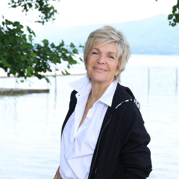Exclusif - Véronique Jannot pose lors de la 4ème édition du festival cinéma français et gastronomie d'Aix-les-Bains, le 4 juin 2025.
© Denis Guignebourg / Bestimage