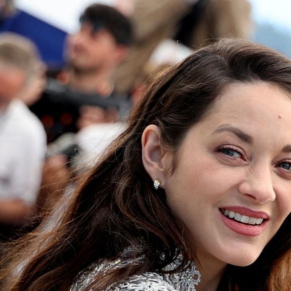 Marion Cotillard au photocall du film "Roma Elastica" lors du 79ème Festival International du Film de Cannes, France, le 21 mai 2026. © Jacovides-Moreau/Bestimage