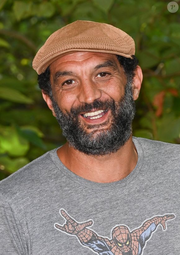 Ce tournant personnel illustre comment l’humoriste a su transformer un signal d’alerte en nouvelle philosophie de vie.

Ramzy Bedia au photocall du film “Youssef Salem a du Succès” lors du 15ème festival du film francophone de Angoulême, France, le 27 août 2022. © Coadic Guirec/Bestimage