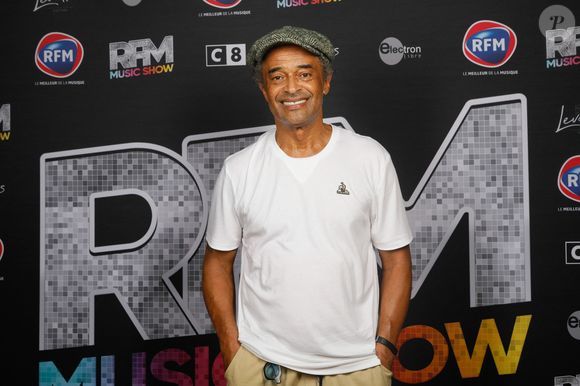 Yannick Noah - Photocall du concert RFM Music Show sur le parvis de l'Hôtel de Ville de Levallois Perret. Le 18 juin 2022.  © Christophe Clovis / Bestimage