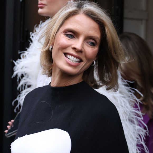 Sylvie Tellier - Les célébrités arrivent au défilé Stéphane Rolland à la Salle Pleyel, "Collection Haute Couture Printemps/Eté 2025" lors de la Fashion Week de Paris (PFW), le 28 janvier 2025. 
© Denis Guignebourg / Bestimage