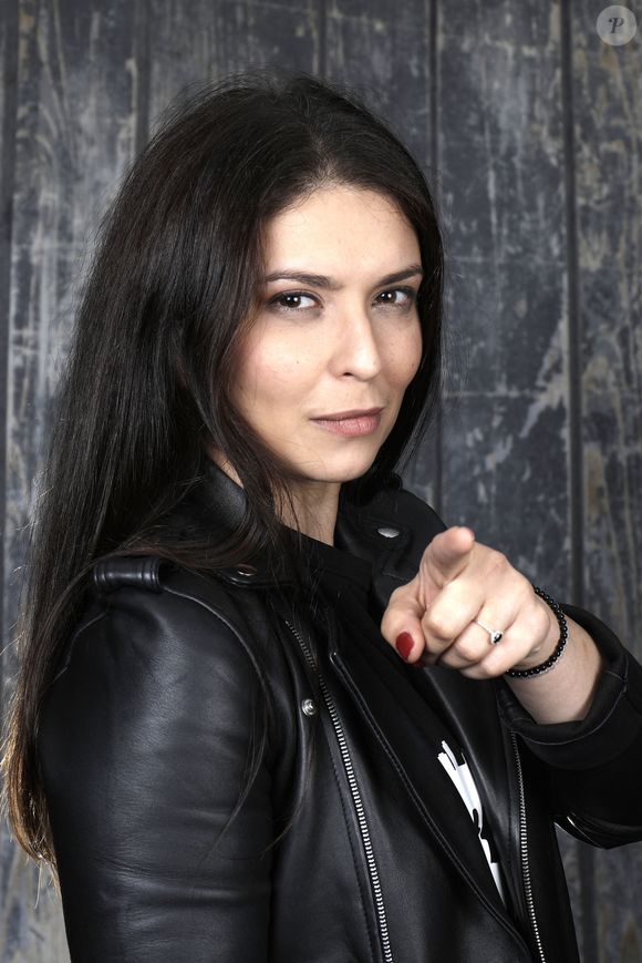 Lucie peut en attester, passée par des moments très compliqués, qu'elle raconte notamment dans sa chanson "Mamma".

Portrait de Lucie Bernardoni lors de l'enregistrement de l'émission "Chez Jordan" à Paris. Le 6 Juin 2022.