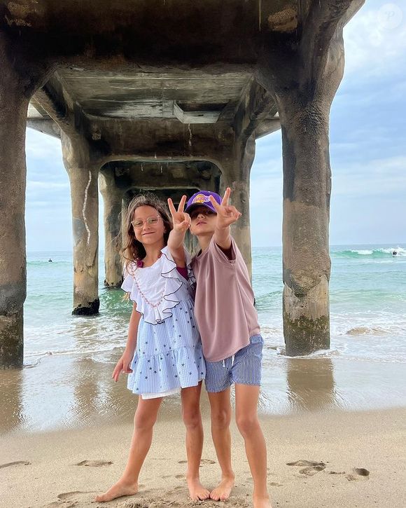 Il s'agit d'un Carlin, une race provenant de Chine

Louise et Paul, les deux enfants de Delphine Colas.