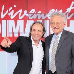 Exclusif - Nelson Monfort  et Philippe Candeloro - Enregistrement de l'émission "Vivement dimanche" au studio Gabriel, présentée par M.Drucker, et diffusée sur France 3 le 22 juin 2025. 
© Guillaume Gaffiot / Bestimage